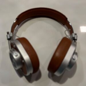 Master & Dynamic Wireless Headphones MH40